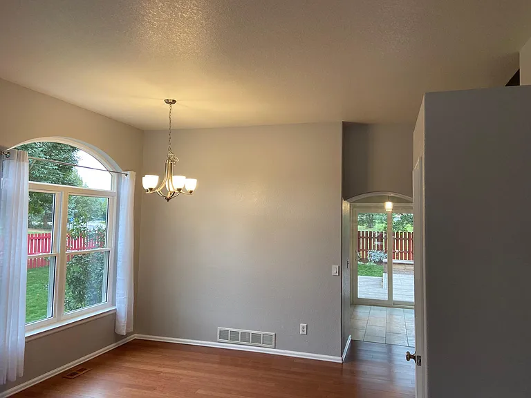 885 Parthenon Ct — Photo 4