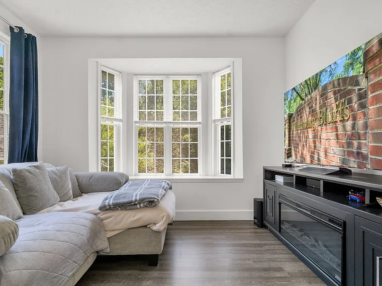 717 Lantern Pl — Photo 14