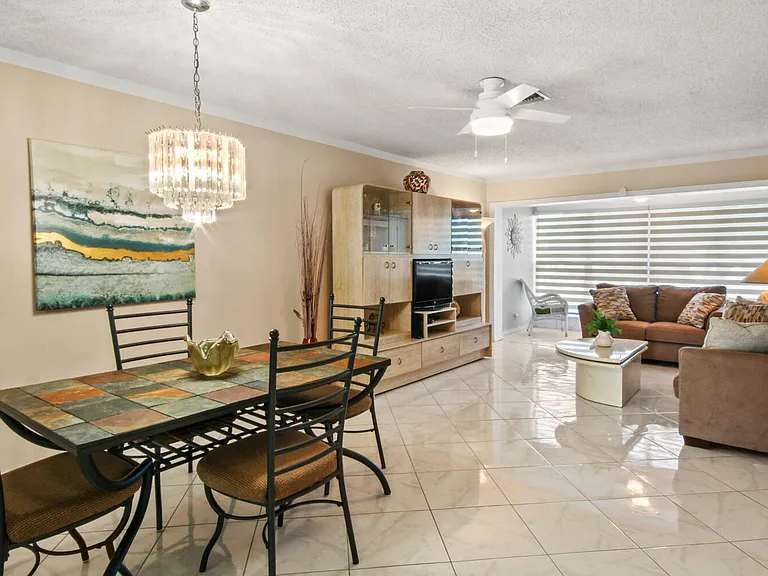 1001 Flame Vine Ave #202 — Photo 9