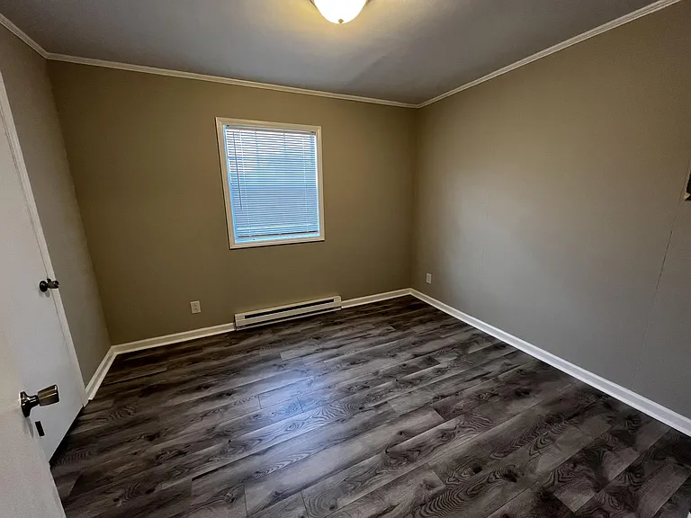 208 W Chestnut St — Photo 7