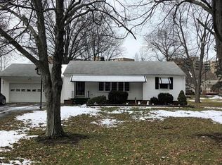 2908 Emerald Lake Blvd, Willoughby Hills, OH 44092
