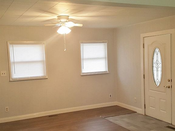 3rd image of 303 Beechwood Dr