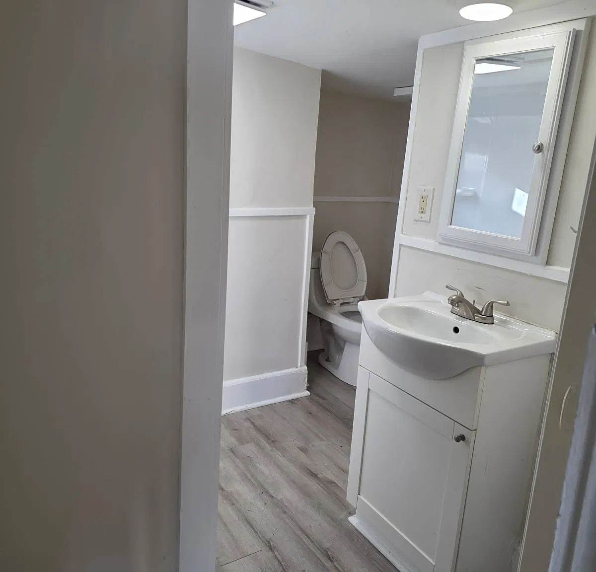1 bed, $1,050 — Photo 4