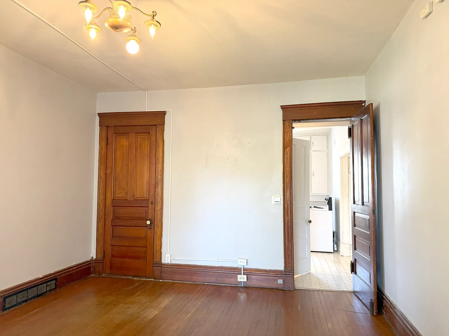 223 S Johnson St — Photo 4