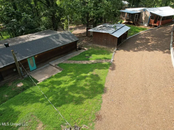 201 Ridgewood Dr, Water Valley, MS 38965