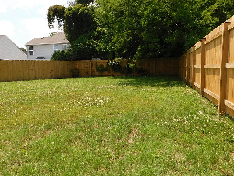 7559 Hughart St — Photo 6