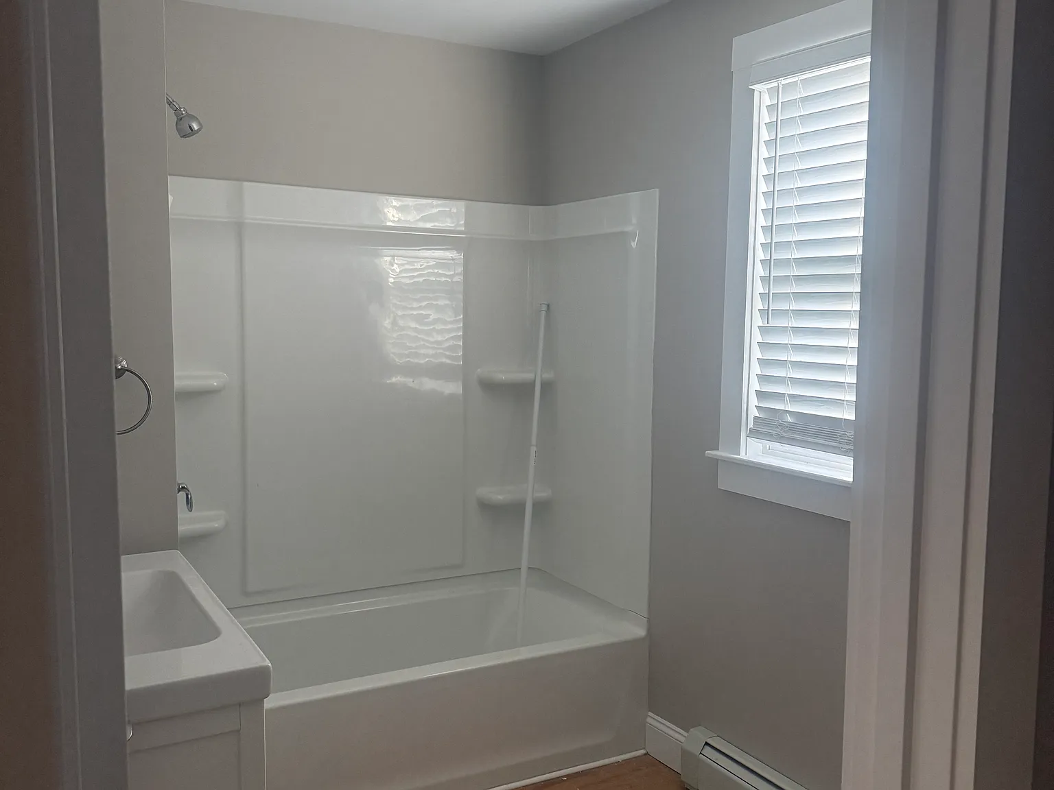 204 Brock St — Photo 2