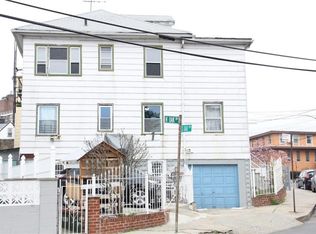 788 N Oak Dr, Bronx, NY 10467