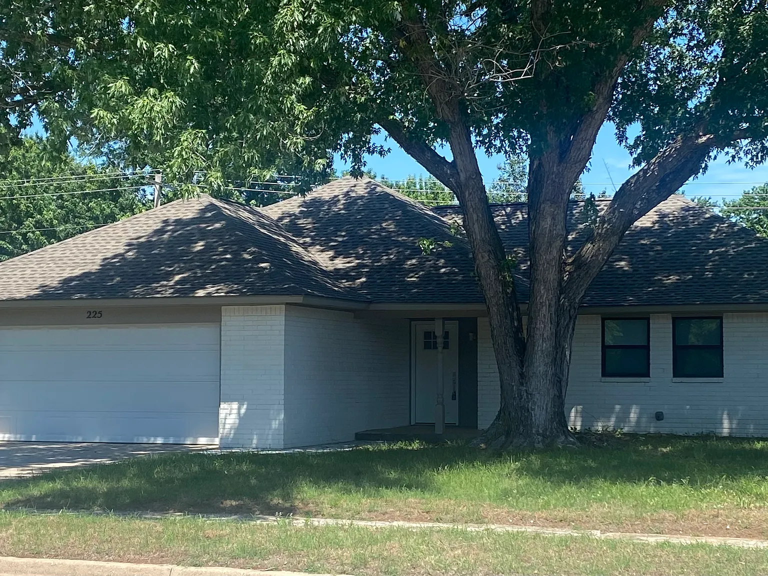 3 bed, 1276 sqft, $1,750 — Photo 1