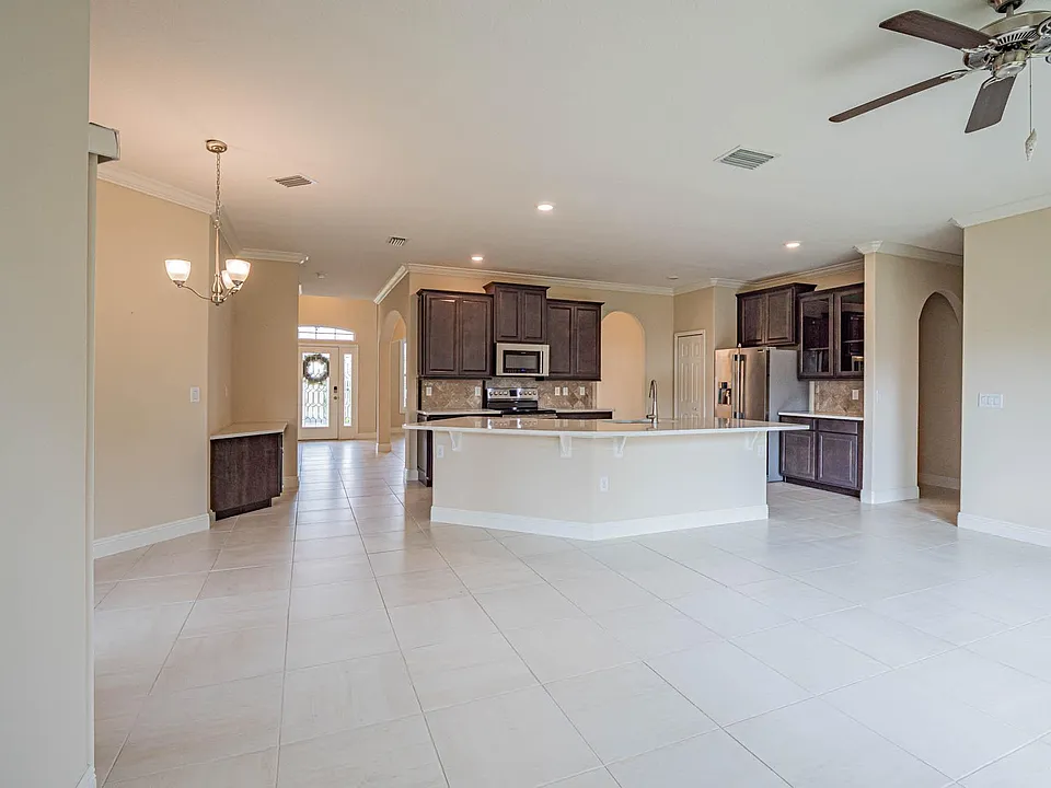 2576 Saint Lucia Cir