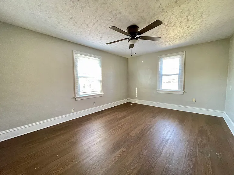610 W Main St — Photo 5