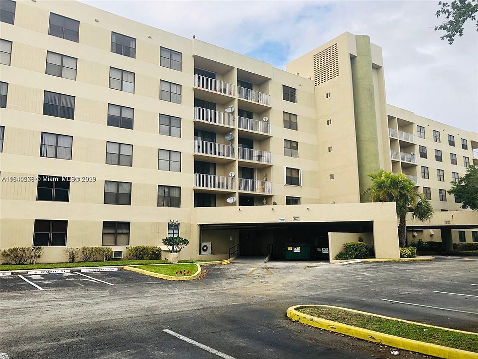1st image of 901 Hillcrest Dr APT 510