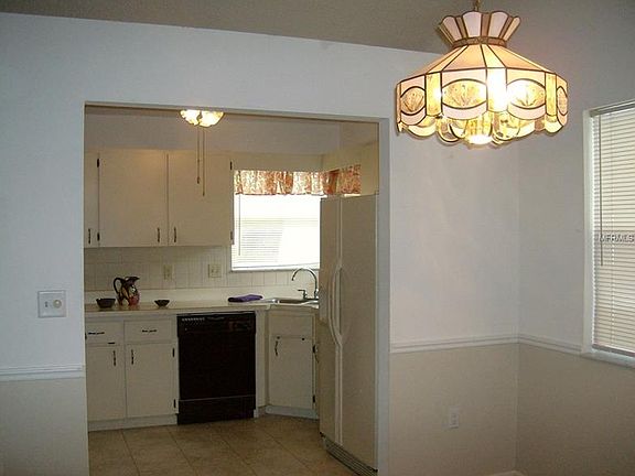 5th image of 32607 Oak Park Dr