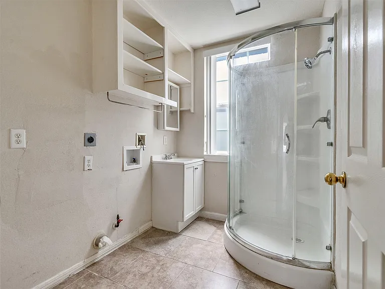 3902 Breaux Bridge Ln — Photo 12