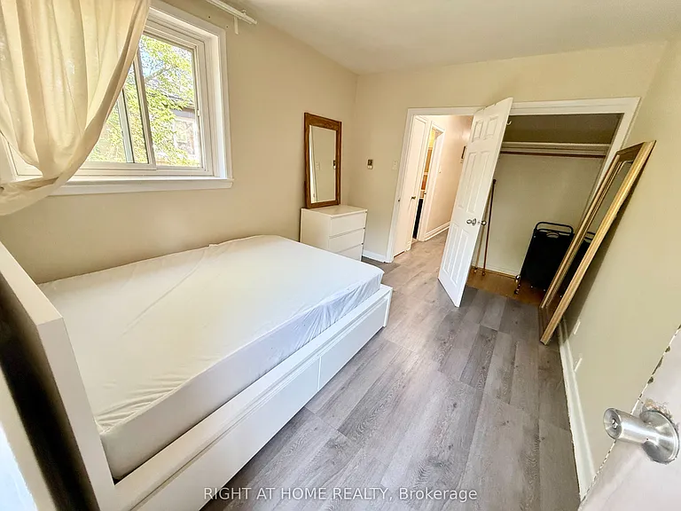 538 Merton St #2 — Photo 10