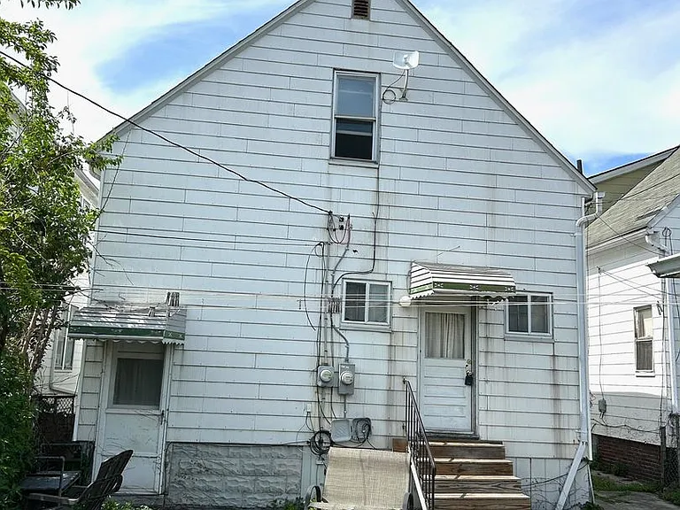 2716 Belmont St — Photo 13