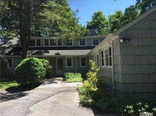 6346 N Country Rd, Wading River, NY 11792