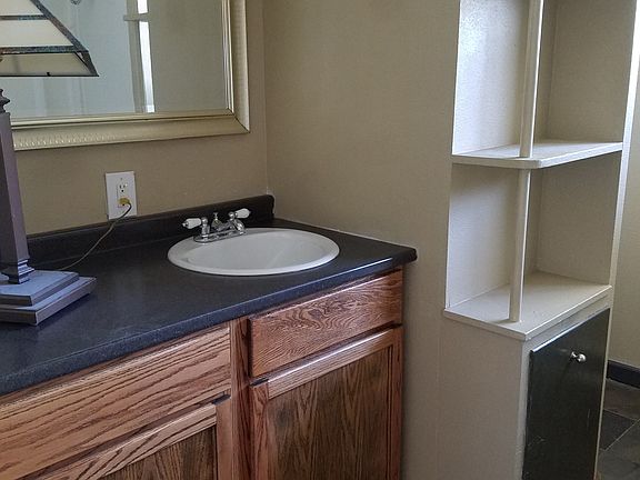 5th image of 9422 Highland Pl