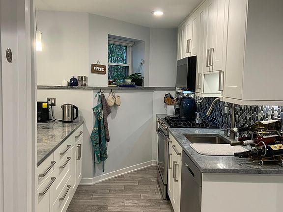3rd image of 5406 N Ashland Ave
