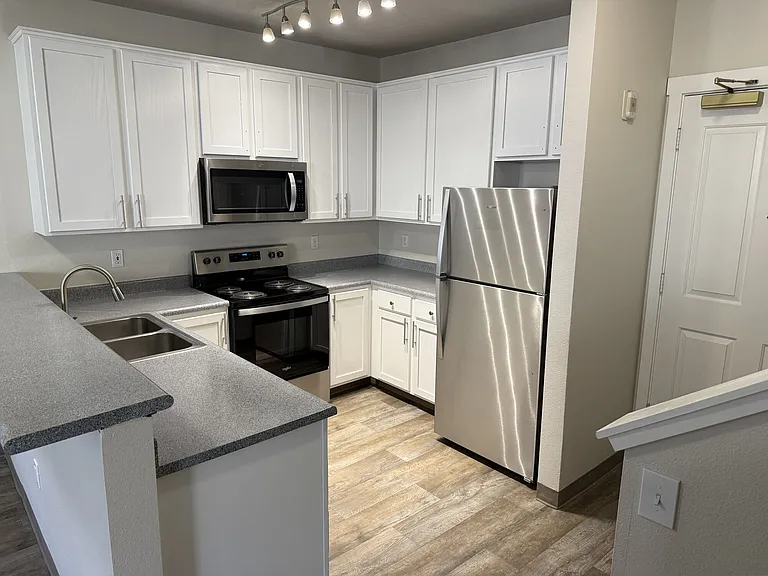 Chinook Way Apartments — Photo 30