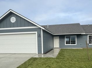 305 Renee Ave, Umatilla, OR 97882