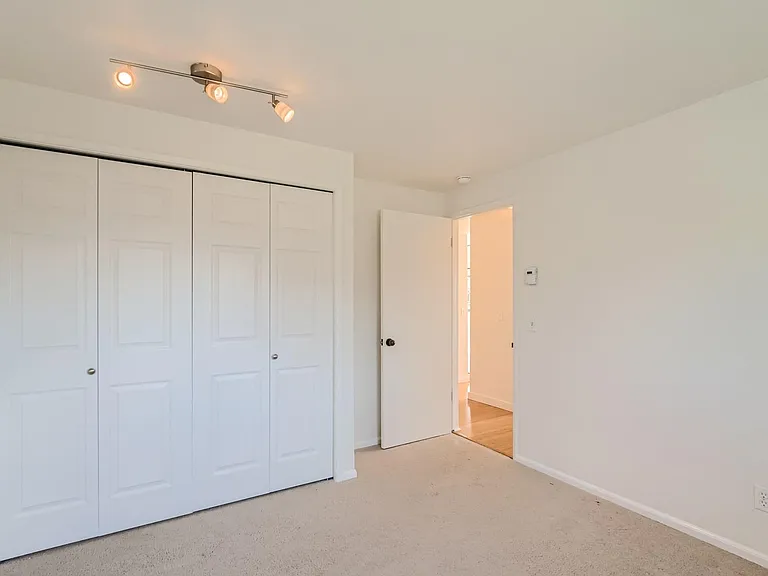 301 22nd Ave E #3A — Photo 6