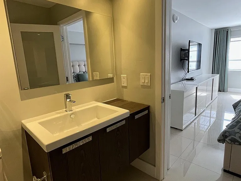 133 N Pompano Beach Blvd #211 — Photo 19