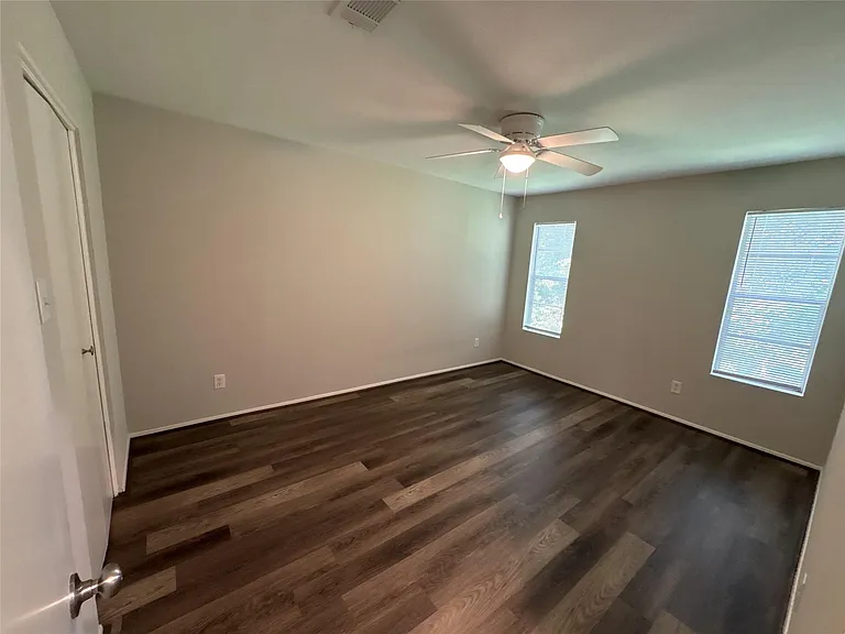 318 S Poplar St #3 — Photo 7