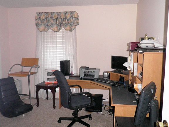 Bedroom/Office