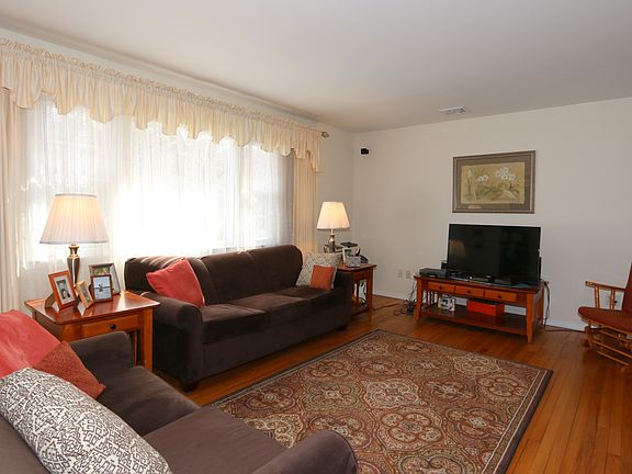 4th image of 2431 Bunny Ln