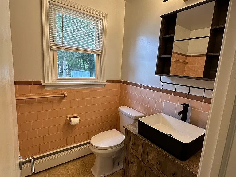 Main bathroom
