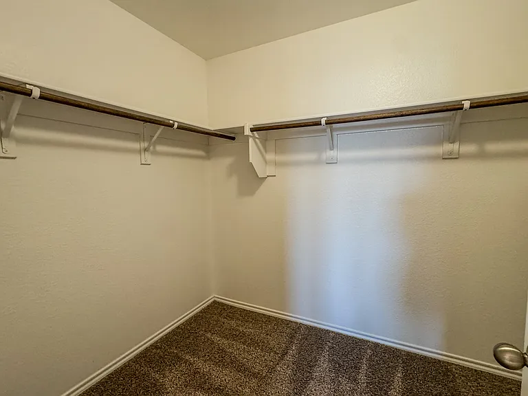 801 Meadow Creek Ln — Photo 19