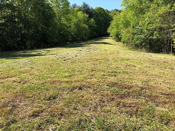3rd image of 500 Mountain Dale Dr