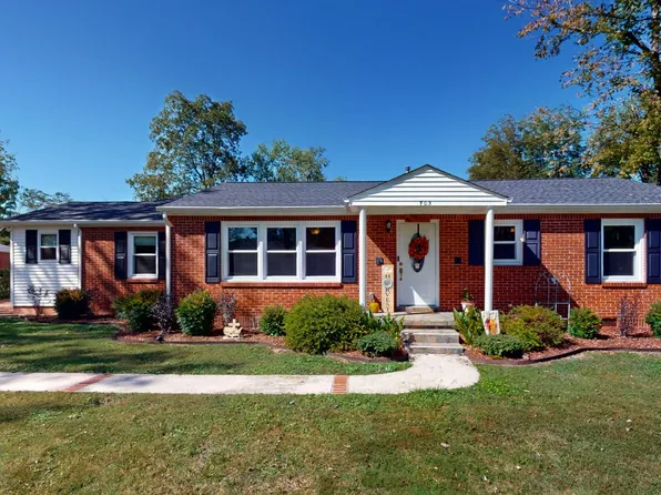 703 Davis St, Tullahoma, TN 37388