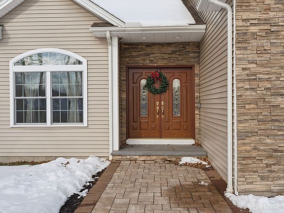 4th image of 16 Crystal Brook Road