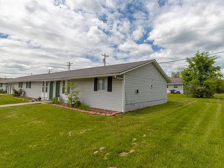 7401 N Moberly Dr #B — Photo 2