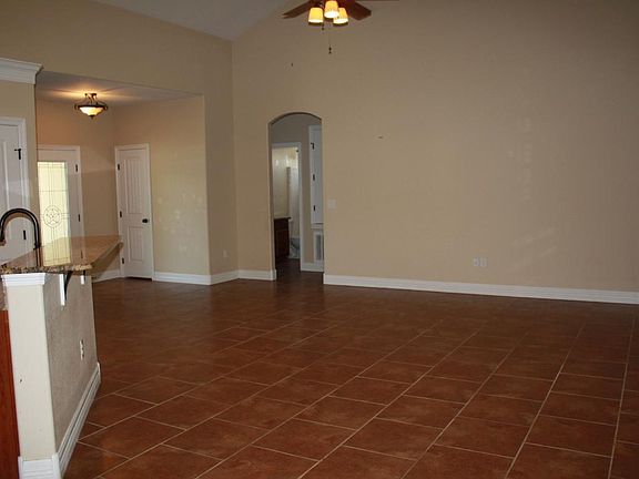 5th image of 621 Hickory Ave