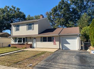 160 Winthrop Rd, Edison, NJ 08817