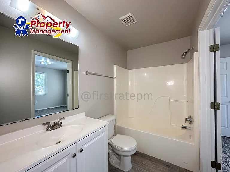5843 W Clearview Ln #202 — Photo 12