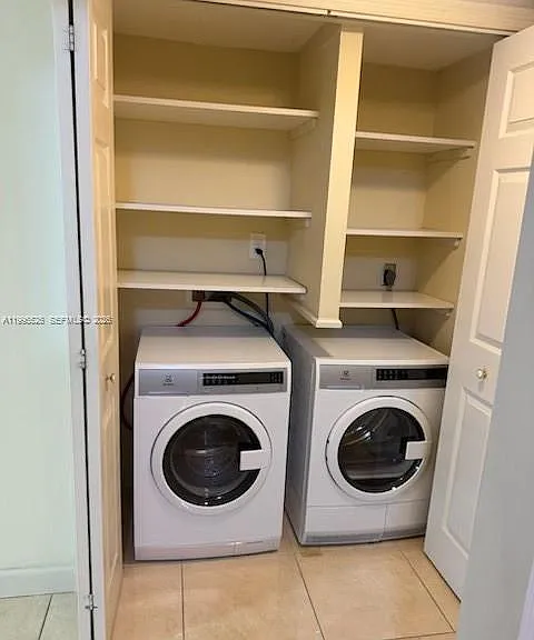 9301 SW 92nd Ave #210-C — Photo 1