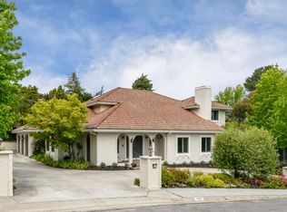 1090 Macadamia Dr, Hillsborough, CA 94010