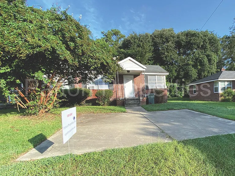 1013-1015 Munsen Springs Dr - Inside CoC - R16501-02-14 — Photo 1