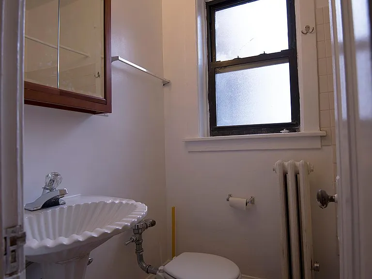 2906 N Seminary Ave #3 — Photo 6