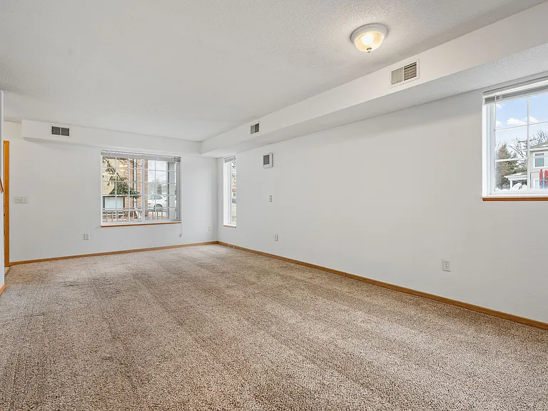 Clark Place Apartments & Townhomes — Photo 35