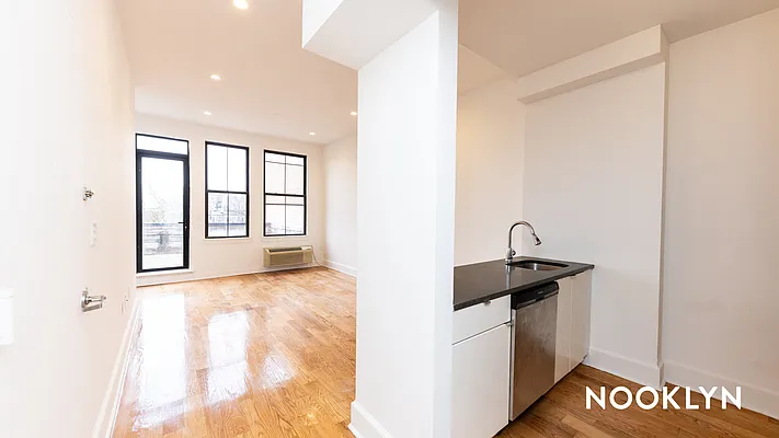 Rented by Nooklyn NYC LLC | media 19