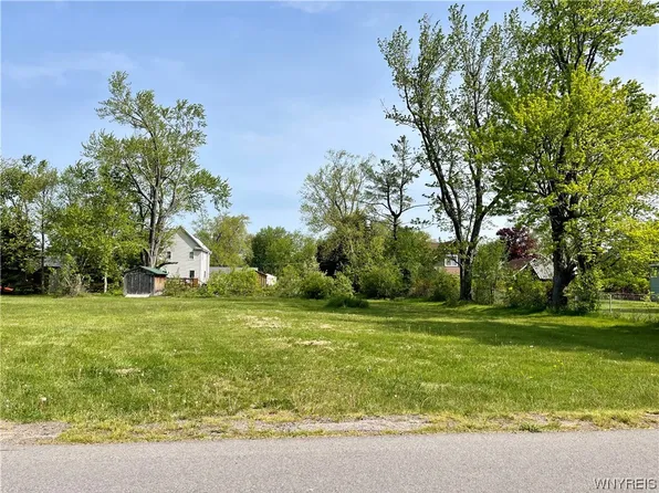 3988 Monroe Ave #24, Hamburg, NY 14075