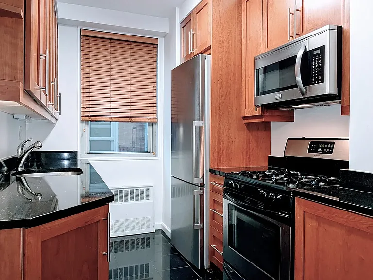 300 E 74th St #14B — Photo 5