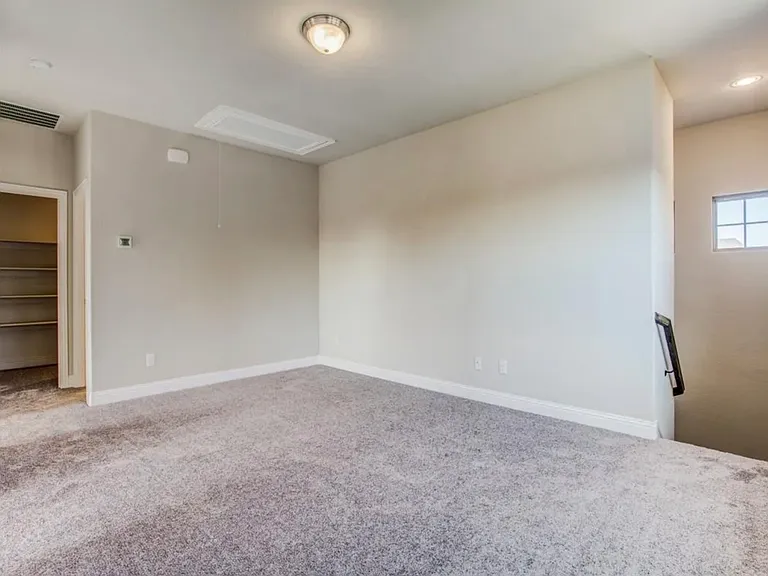 1605 Canals Dr — Photo 27