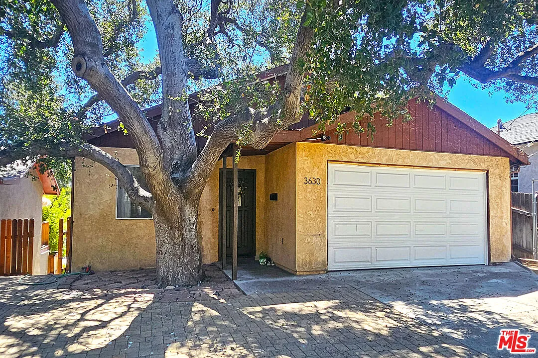2 bed, 1.5 bath, 1117 sqft, $4,000 — Photo 1