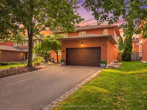 23 Twelve Oaks Dr, Aurora, ON L4G 6J5